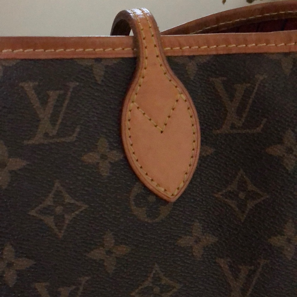 LV - Picture 2 of 4